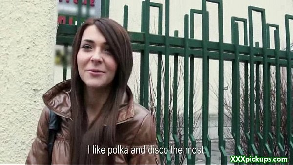 Amateur college girls party hardcore in public 03