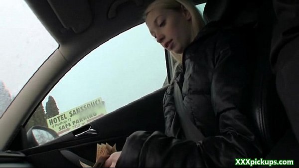 Amateur college girls party hardcore in public 13