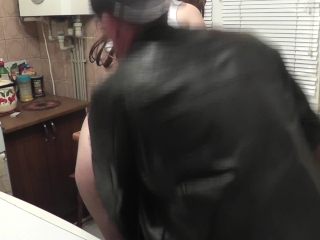 Plumber fucks wife when husband away. Russian slut. Creampie closeup pussy