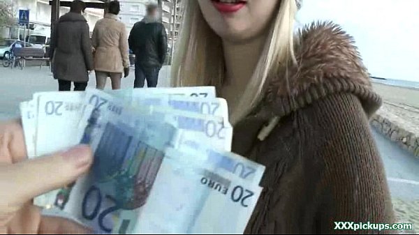 Amateur college girls party hardcore in public 13