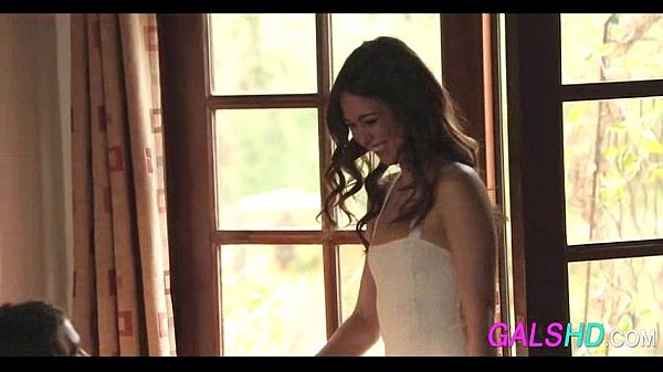 Babes have threesome 323