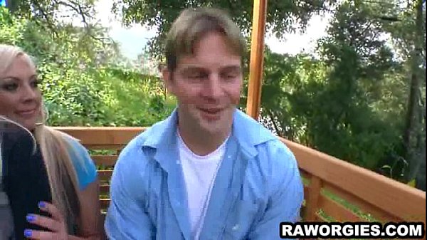 Hot beautiful blondes flashing their sexy bodie…