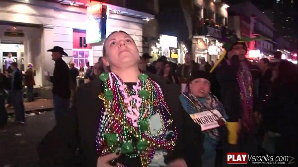 Mardi gras 2007 Amateur 6; Big Boobs, Blondes, …