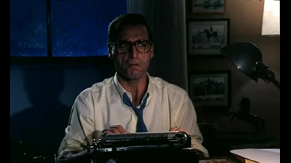 Naked Monique Evans in O Escorpião Escarlate