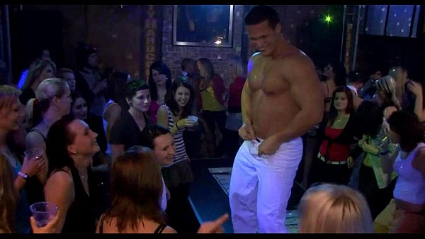 Plenty of irrumation from blondes