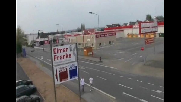 Von zwei Kerlen gefickt. Free cams on XXXAIM.COM